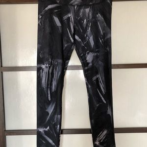 Ali Airbrush legging.